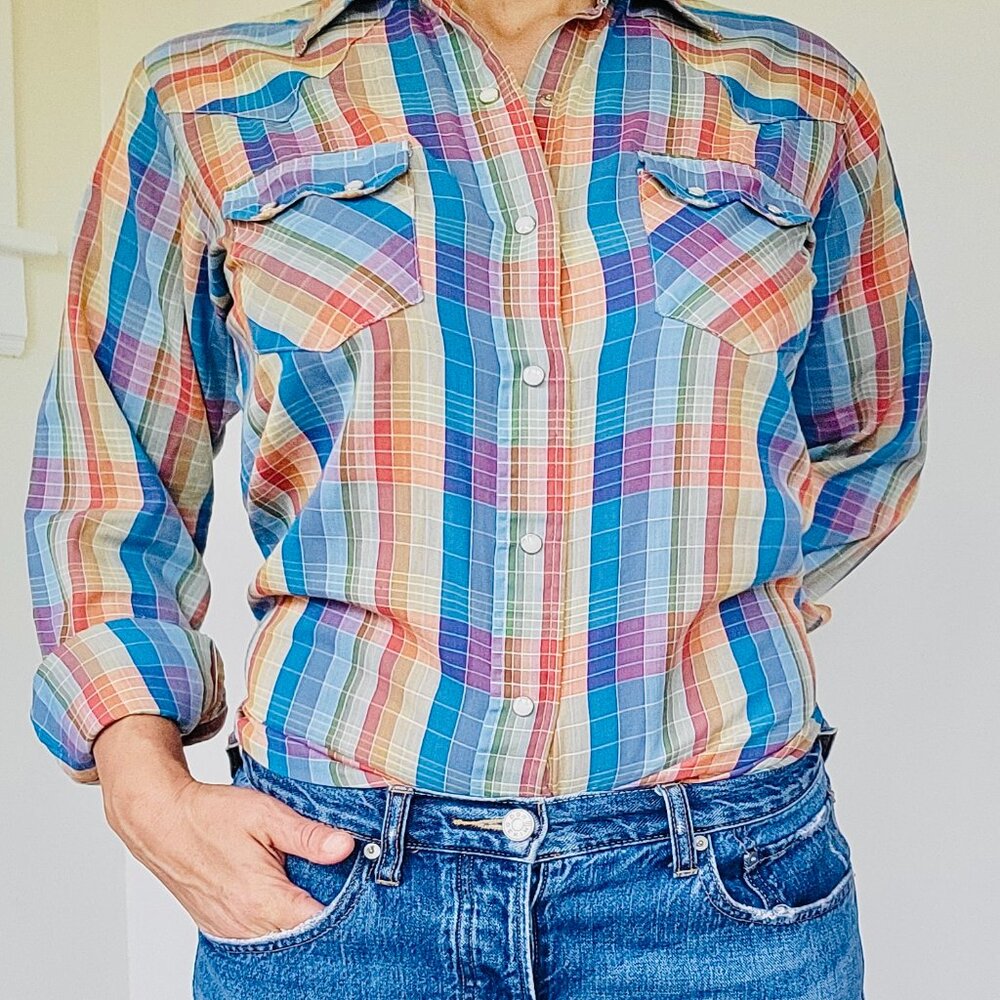 Vintage 70s Dee Cee Brand Western Pearl snap button western wear collard shirt.